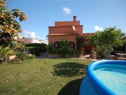 Villa for sale in town 186001