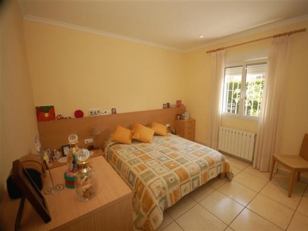 Villa for sale in town, Alicante 186005