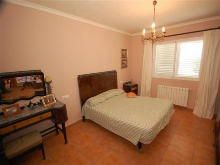 Villa&nbsp;for&nbsp;sale&nbsp;in&nbsp;town,&nbsp;Alicante&nbsp;186011