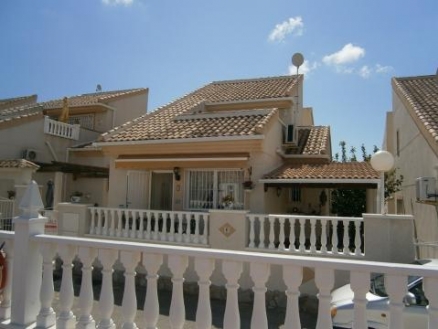 Villa for sale in town, Spain 186150