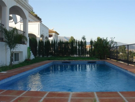 Villa for sale in town, Spain 186707