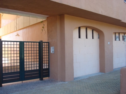 Estepona property: Commercial with bedroom in Estepona 187023