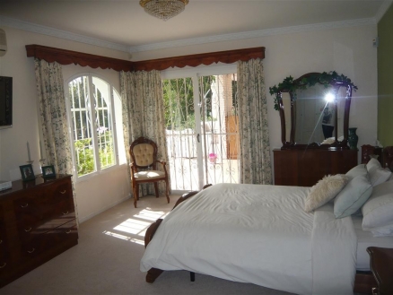 El Paraiso property: Villa for sale in El Paraiso, Malaga 187243