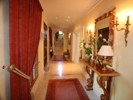 El Paraiso property: Villa for sale in El Paraiso, Malaga 187396