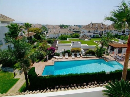 town Apartment 187419