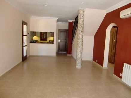 Villa with 3 bedroom in town 187585