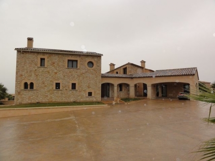 Villa&nbsp;for&nbsp;sale&nbsp;in&nbsp;town,&nbsp;Spain&nbsp;187594