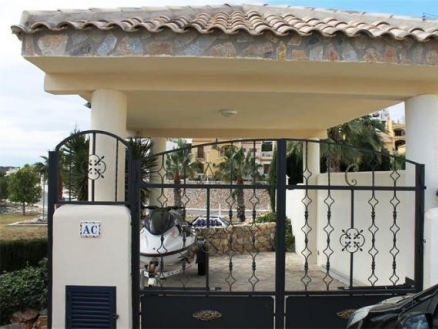 Villa&nbsp;with&nbsp;4&nbsp;bedroom&nbsp;in&nbsp;town&nbsp;187933