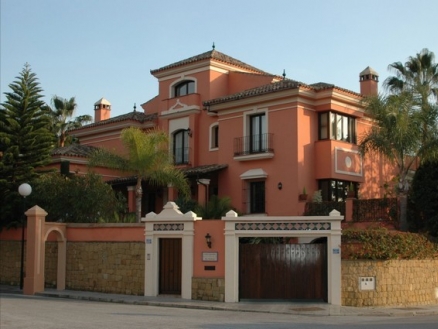Villa&nbsp;for&nbsp;sale&nbsp;in&nbsp;town,&nbsp;Spain&nbsp;189325