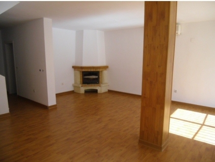 Townhome&nbsp;with&nbsp;3&nbsp;bedroom&nbsp;in&nbsp;town&nbsp;189634