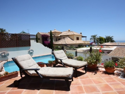 Villa for sale in town, Spain 189663