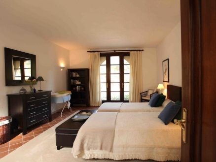 El Paraiso property: Malaga property | 8 bedroom Villa 189845
