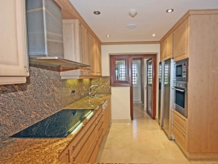 New Golden Mile property: Apartment for sale in New Golden Mile, Malaga 189962