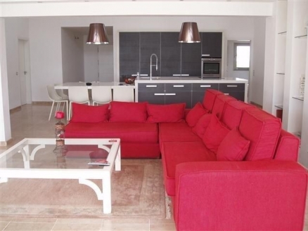 Villa&nbsp;with&nbsp;4&nbsp;bedroom&nbsp;in&nbsp;town&nbsp;190111