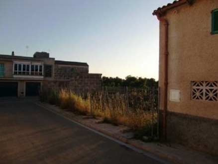 Land&nbsp;with&nbsp;bedroom&nbsp;in&nbsp;town,&nbsp;Spain&nbsp;190204