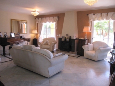 Villa&nbsp;for&nbsp;sale&nbsp;in&nbsp;town,&nbsp;Spain&nbsp;197703