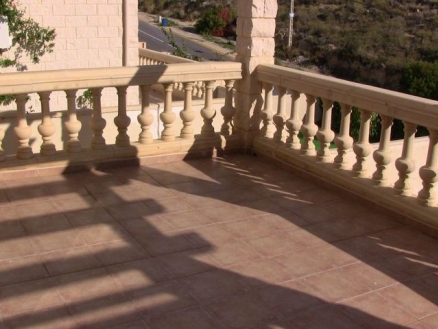 Villa&nbsp;for&nbsp;sale&nbsp;in&nbsp;town,&nbsp;Spain&nbsp;198111