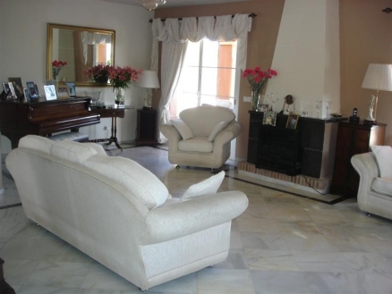 Villa&nbsp;for&nbsp;sale&nbsp;in&nbsp;town,&nbsp;Spain&nbsp;198309