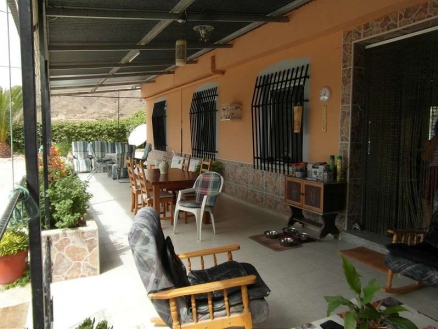 House with 3 bedroom in town 202732