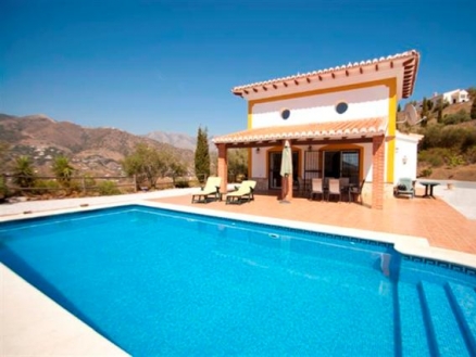 Villa for sale in town 203274