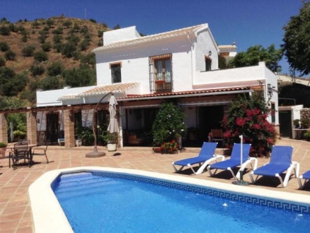 Villa for sale in town 203277