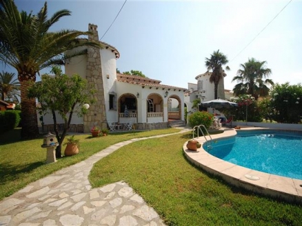 Villa for sale in town, Spain 203293