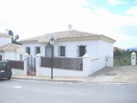 Apartment with 2 bedroom in town 203477