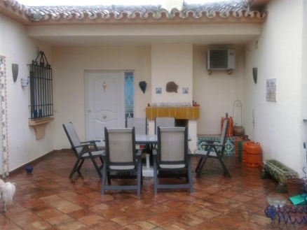 Estepona property: Malaga property | 3 bedroom Villa 203502