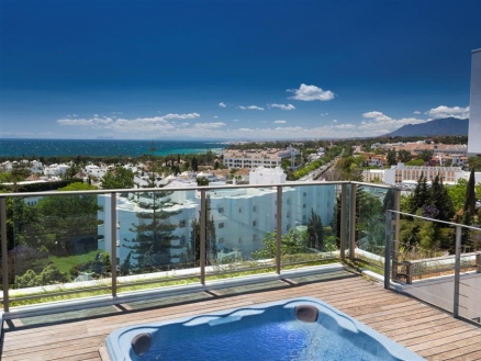 Apartment with 3 bedroom in town 203557