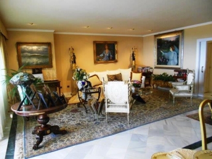 town Apartment 203585