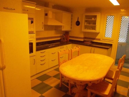 Apartment with 5 bedroom in town 203590