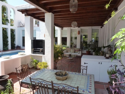 Nueva Andalucia property: Malaga Villa 203598