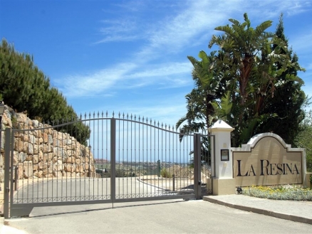Land for sale in town 203674