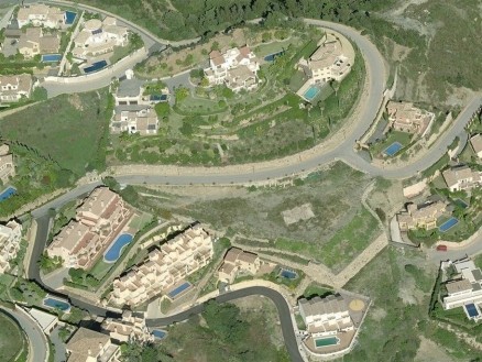 Land with bedroom in town 203674