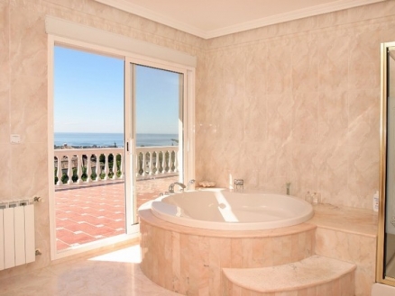 El Paraiso property: Malaga property | 5 bedroom Villa 205263
