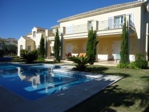 Villa for sale in town 205266