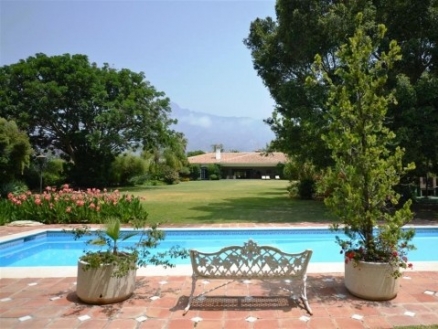 Villa for sale in town 207033