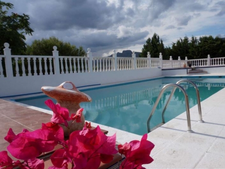 Villa for sale in town, Spain 208421
