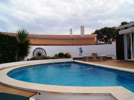 Villa for sale in town, Spain 208671