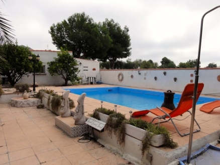House with 5 bedroom in town, Spain 209988