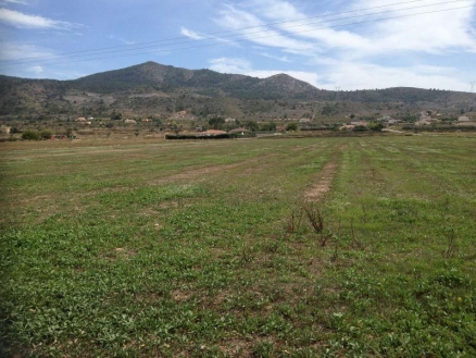 Land for sale in town 209993