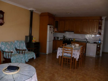 Townhome with 2 bedroom in town, Spain 209999