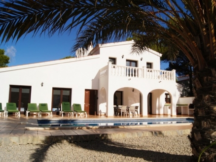 Villa for sale in town 210015