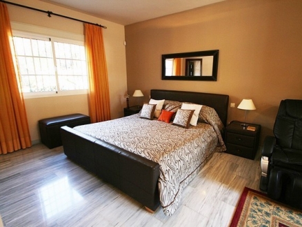 Nueva Andalucia property: Malaga property | 5 bedroom Villa 213121