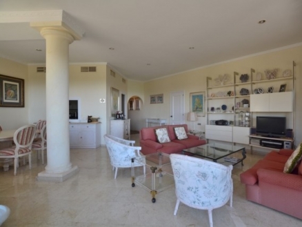 Nueva Andalucia property: Nueva Andalucia Apartment 213139