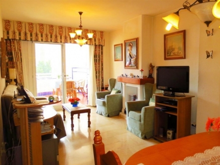 Apartment with 3 bedroom in town 213283