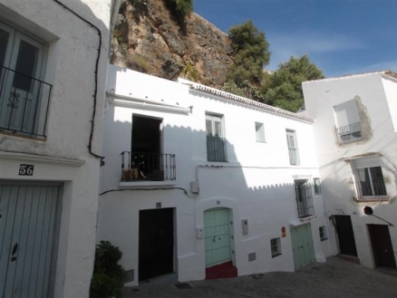 Villa for sale in town 213368