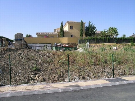 Land with bedroom in town 213385