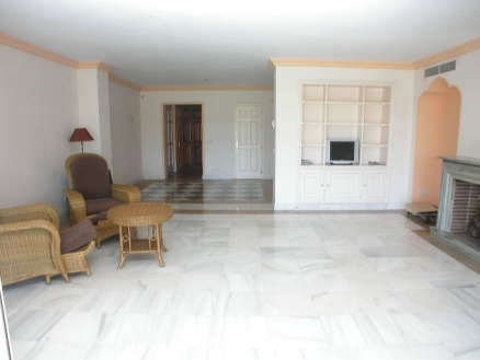 Townhome with 3 bedroom in town 213395
