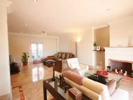 Villa for sale in town, Spain 213451